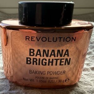 Revolution Banana Brighten Baking Powder Anti-Shine Jar- NEW!